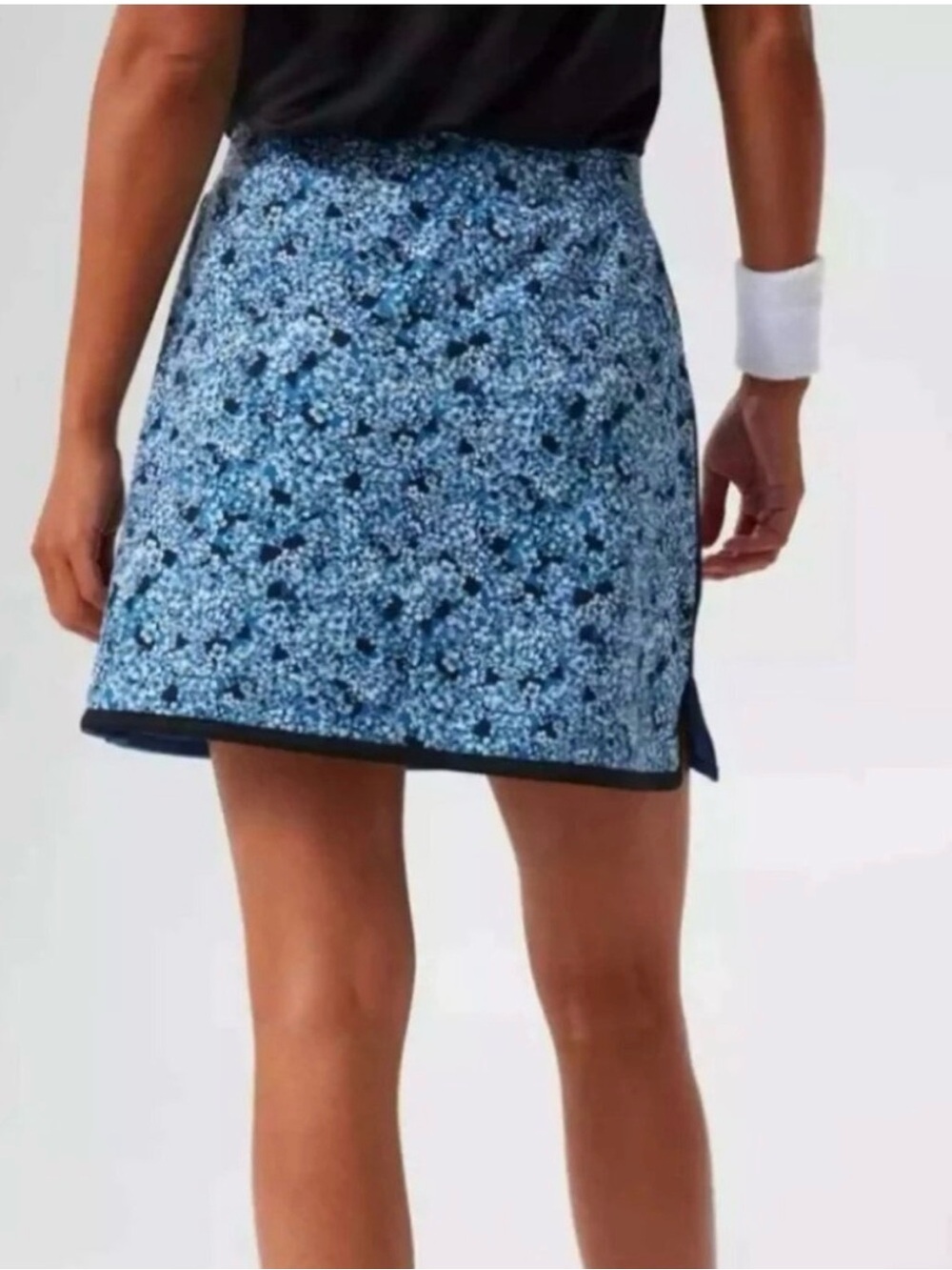 NWOT Tuckernuck Sport Hydrangea Blue Floral Mini Skirt w/ built in shorts